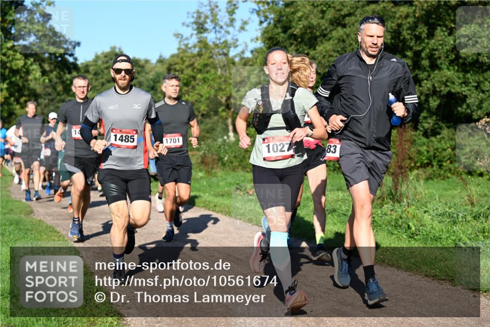 27.09.2026 - 35. Volkslauf durch das schöne Alstertal Dr. Thomas Lammeyer http://msf.ph/oto/10561674 27.09.2026 10:05:26 Laufen 14, 1485, 1701, 1027, 83 meine-sportfotos.de