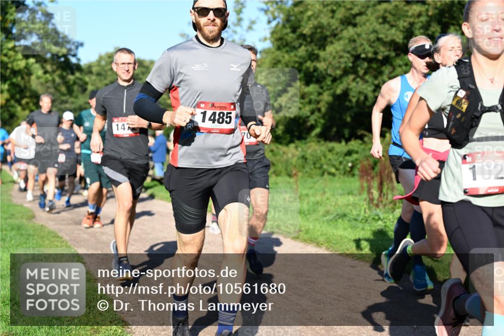 27.09.2026 - 35. Volkslauf durch das schöne Alstertal Dr. Thomas Lammeyer http://msf.ph/oto/10561680 27.09.2026 10:05:27 Laufen 147, 1485, 102 meine-sportfotos.de