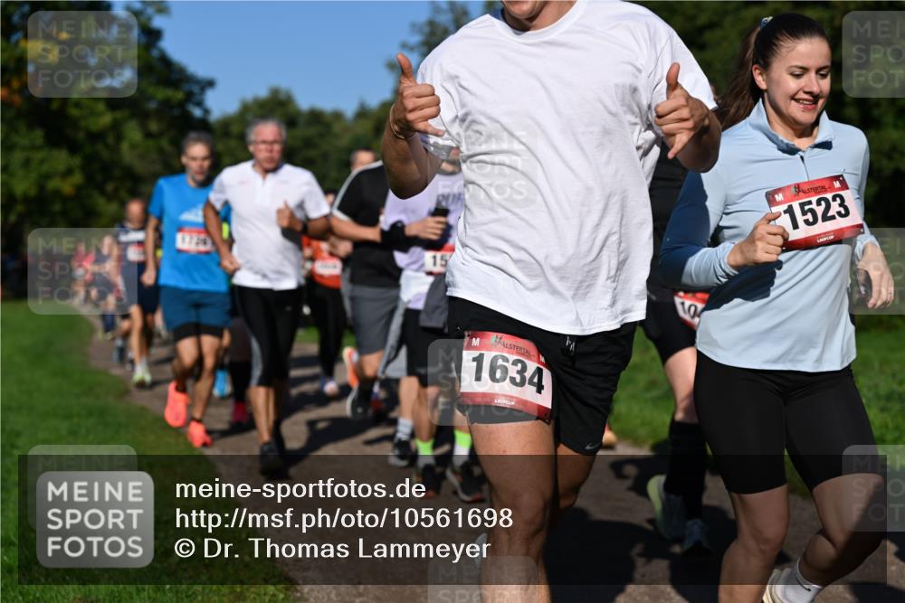 27.09.2026 - 35. Volkslauf durch das schöne Alstertal Dr. Thomas Lammeyer http://msf.ph/oto/10561698 27.09.2026 10:05:33 Laufen 15, 1634, 1523 meine-sportfotos.de