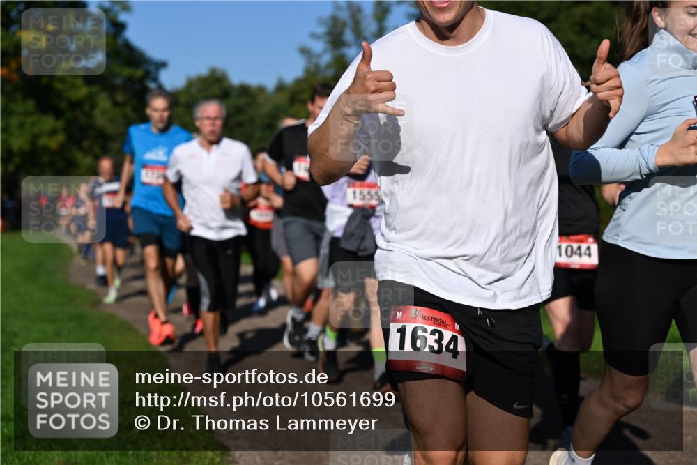 27.09.2026 - 35. Volkslauf durch das schöne Alstertal Dr. Thomas Lammeyer http://msf.ph/oto/10561699 27.09.2026 10:05:33 Laufen 1555, 1634, 1044 meine-sportfotos.de