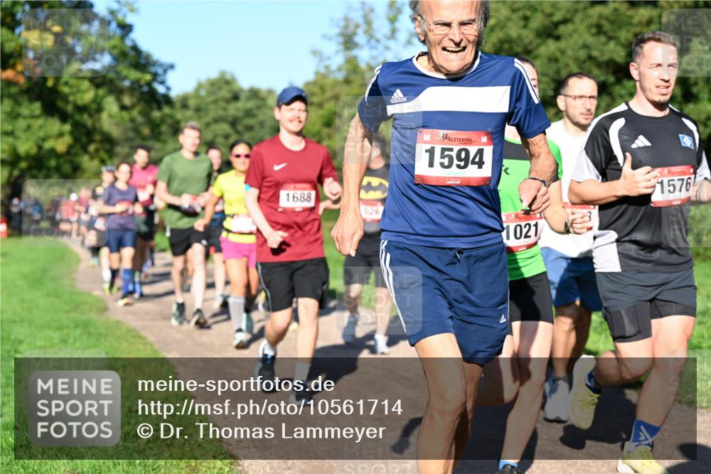 27.09.2026 - 35. Volkslauf durch das schöne Alstertal Dr. Thomas Lammeyer http://msf.ph/oto/10561714 27.09.2026 10:05:37 Laufen 1688, 1594, 1021, 1576 meine-sportfotos.de
