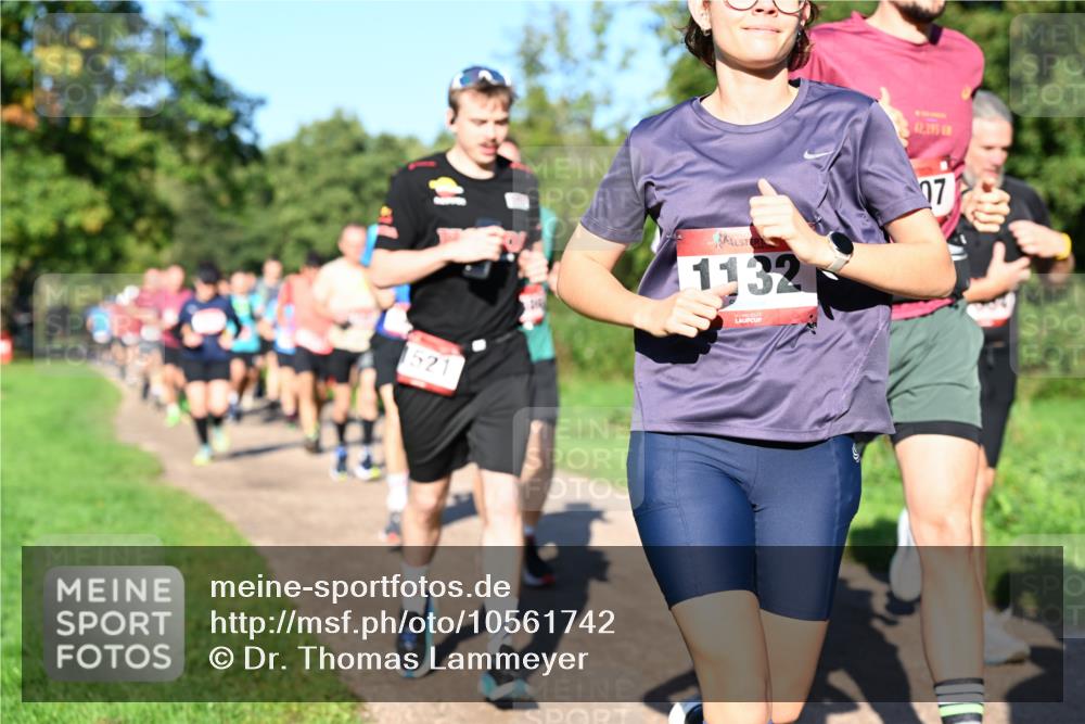 27.09.2026 - 35. Volkslauf durch das schöne Alstertal Dr. Thomas Lammeyer http://msf.ph/oto/10561742 27.09.2026 10:05:41 Laufen 1521, 42, 195, 1132, 27 meine-sportfotos.de