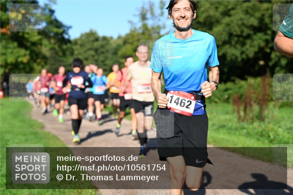 27.09.2026 - 35. Volkslauf durch das schöne Alstertal Dr. Thomas Lammeyer http://msf.ph/oto/10561754 27.09.2026 10:05:43 Laufen 1462 meine-sportfotos.de