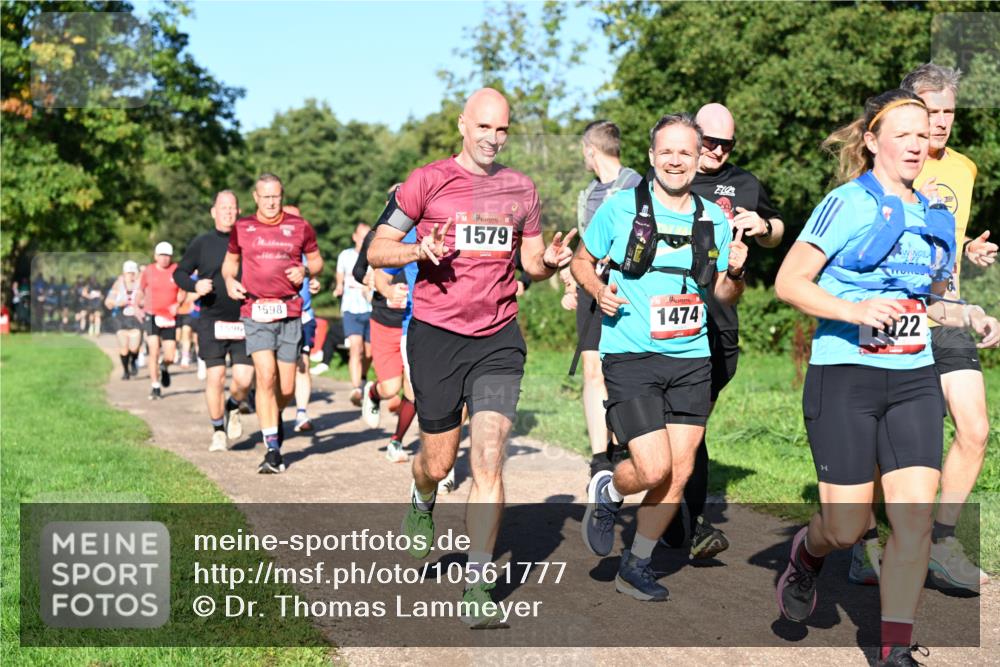 27.09.2026 - 35. Volkslauf durch das schöne Alstertal Dr. Thomas Lammeyer http://msf.ph/oto/10561777 27.09.2026 10:05:47 Laufen 9651, 1598, 1579, 1474, 22 meine-sportfotos.de