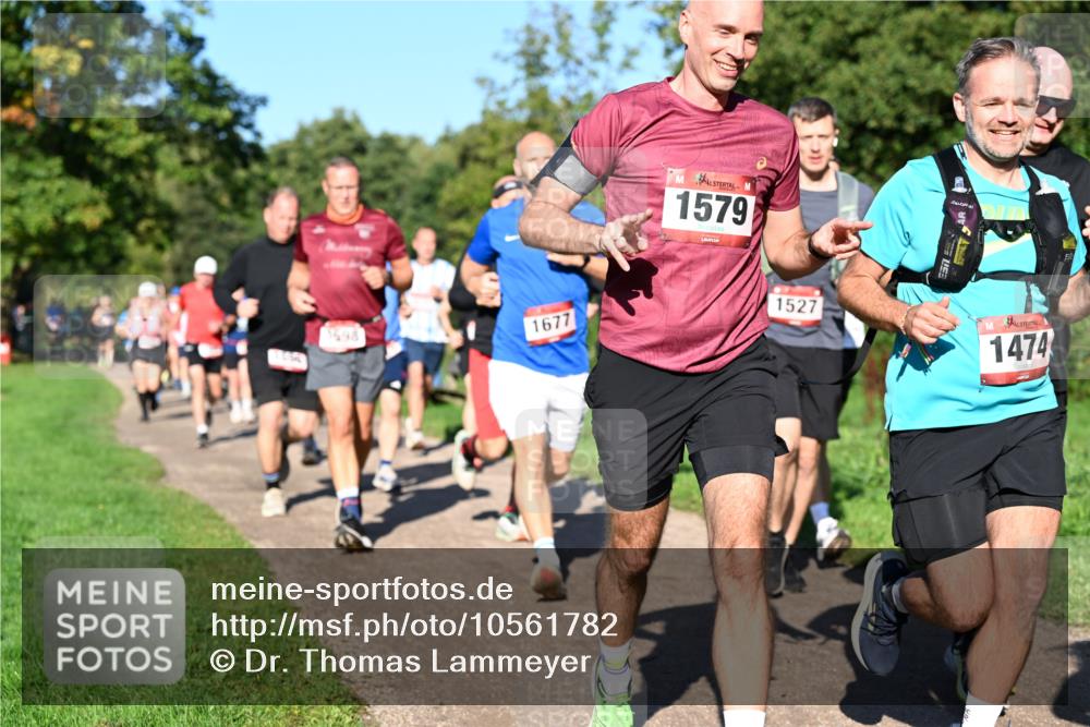 27.09.2026 - 35. Volkslauf durch das schöne Alstertal Dr. Thomas Lammeyer http://msf.ph/oto/10561782 27.09.2026 10:05:48 Laufen 1677, 1579, 1527, 1474 meine-sportfotos.de