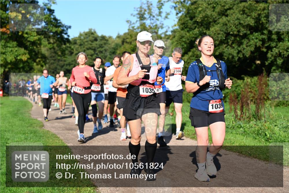 27.09.2026 - 35. Volkslauf durch das schöne Alstertal Dr. Thomas Lammeyer http://msf.ph/oto/10561824 27.09.2026 10:05:54 Laufen 1147, 1025, 103547, 1566, 1039 meine-sportfotos.de