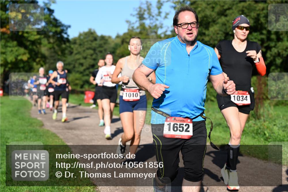 27.09.2026 - 35. Volkslauf durch das schöne Alstertal Dr. Thomas Lammeyer http://msf.ph/oto/10561856 27.09.2026 10:05:59 Laufen 1010, 1652, 1034 meine-sportfotos.de