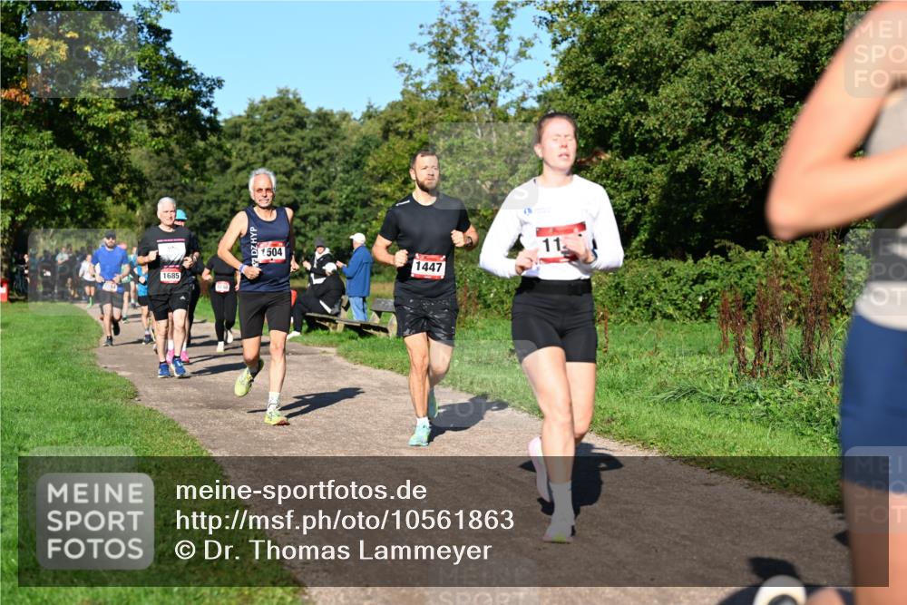 27.09.2026 - 35. Volkslauf durch das schöne Alstertal Dr. Thomas Lammeyer http://msf.ph/oto/10561863 27.09.2026 10:06:00 Laufen 1685, 1504, 1447, 11 meine-sportfotos.de