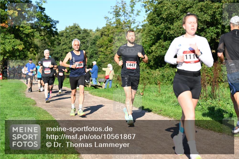 27.09.2026 - 35. Volkslauf durch das schöne Alstertal Dr. Thomas Lammeyer http://msf.ph/oto/10561867 27.09.2026 10:06:01 Laufen 1685, 504, 1447, 111 meine-sportfotos.de