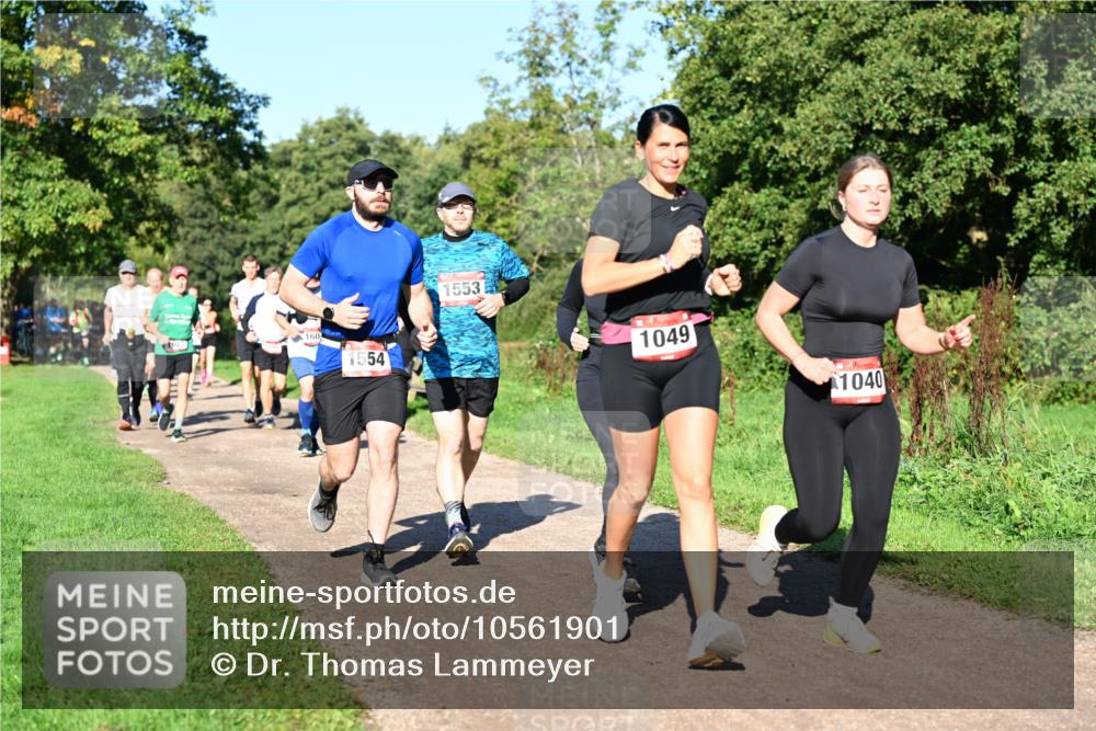 27.09.2026 - 35. Volkslauf durch das schöne Alstertal Dr. Thomas Lammeyer http://msf.ph/oto/10561901 27.09.2026 10:06:07 Laufen 160, 1554, 1553, 1049, 1040 meine-sportfotos.de