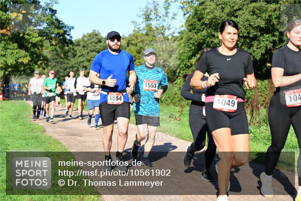 27.09.2026 - 35. Volkslauf durch das schöne Alstertal Dr. Thomas Lammeyer http://msf.ph/oto/10561902 27.09.2026 10:06:07 Laufen 604, 1554, 1553, 1049, 104 meine-sportfotos.de