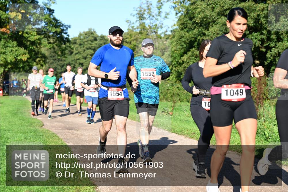 27.09.2026 - 35. Volkslauf durch das schöne Alstertal Dr. Thomas Lammeyer http://msf.ph/oto/10561903 27.09.2026 10:06:07 Laufen 60, 1554, 1553, 10, 1049 meine-sportfotos.de