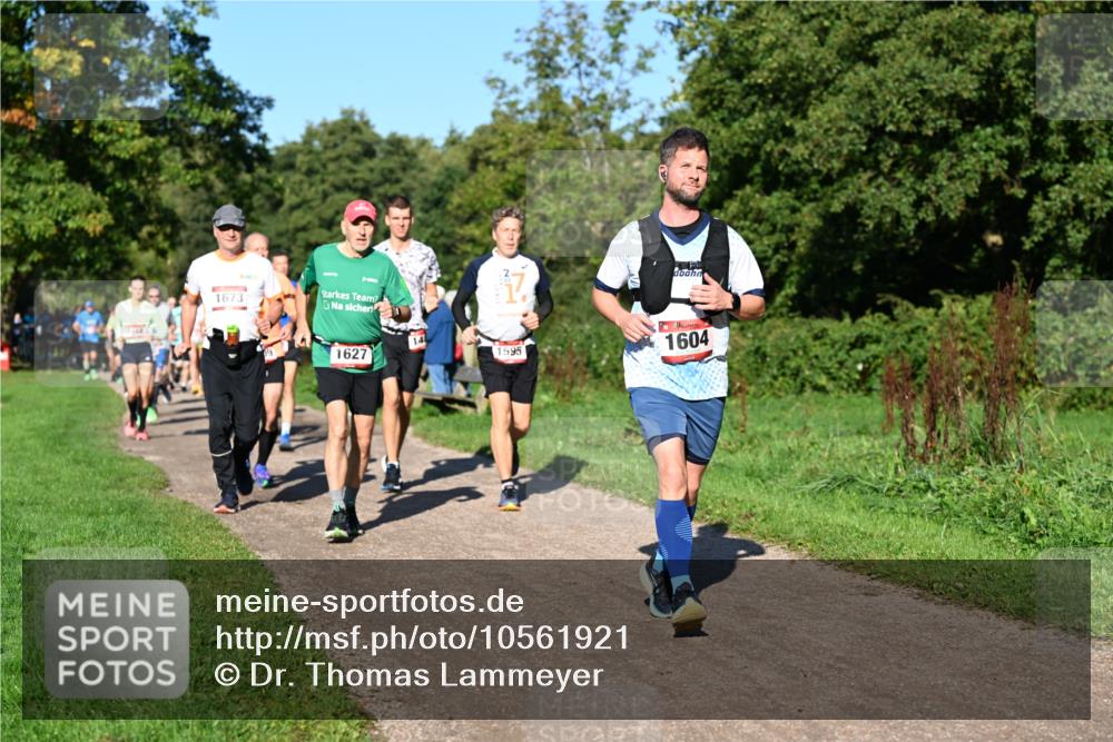 27.09.2026 - 35. Volkslauf durch das schöne Alstertal Dr. Thomas Lammeyer http://msf.ph/oto/10561921 27.09.2026 10:06:10 Laufen 1673, 09, 1627, 14, 1595, 1604 meine-sportfotos.de
