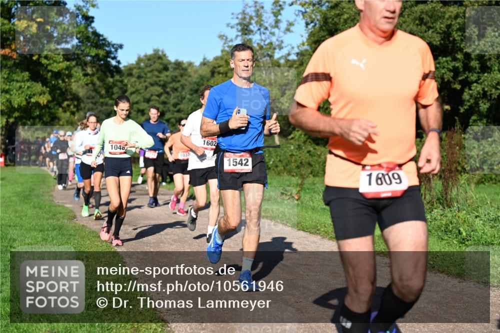 27.09.2026 - 35. Volkslauf durch das schöne Alstertal Dr. Thomas Lammeyer http://msf.ph/oto/10561946 27.09.2026 10:06:14 Laufen 1040, 1037, 1602, 1542, 1609 meine-sportfotos.de