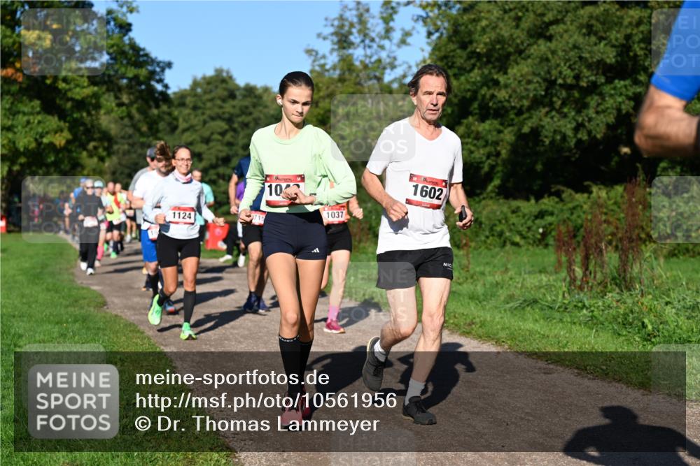 27.09.2026 - 35. Volkslauf durch das schöne Alstertal Dr. Thomas Lammeyer http://msf.ph/oto/10561956 27.09.2026 10:06:16 Laufen 715, 1124, 10, 1037, 1602 meine-sportfotos.de