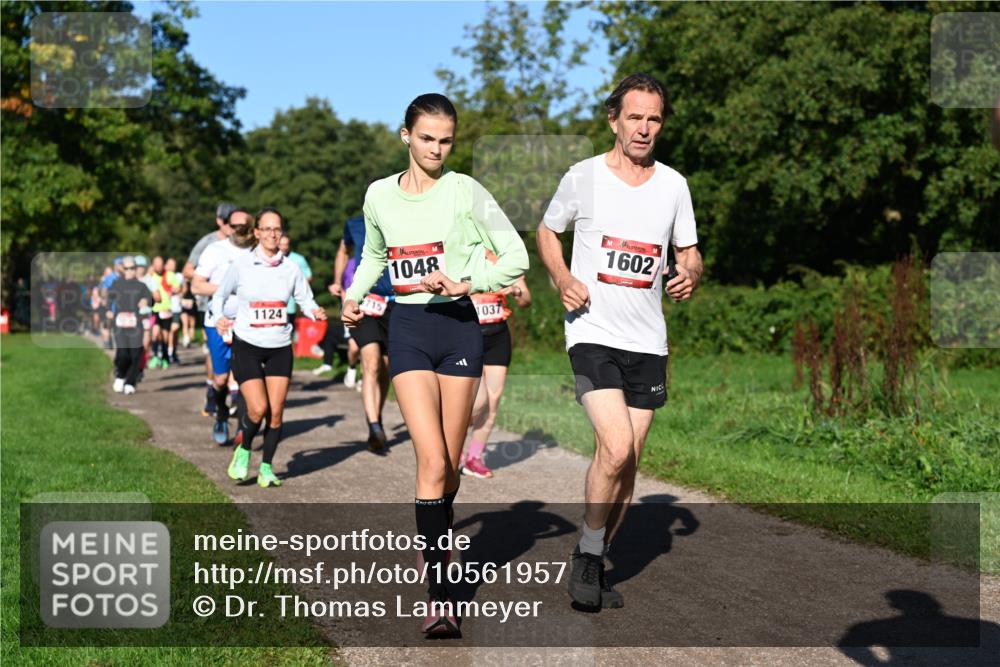 27.09.2026 - 35. Volkslauf durch das schöne Alstertal Dr. Thomas Lammeyer http://msf.ph/oto/10561957 27.09.2026 10:06:16 Laufen 1124, 715, 1048, 1037, 1602 meine-sportfotos.de