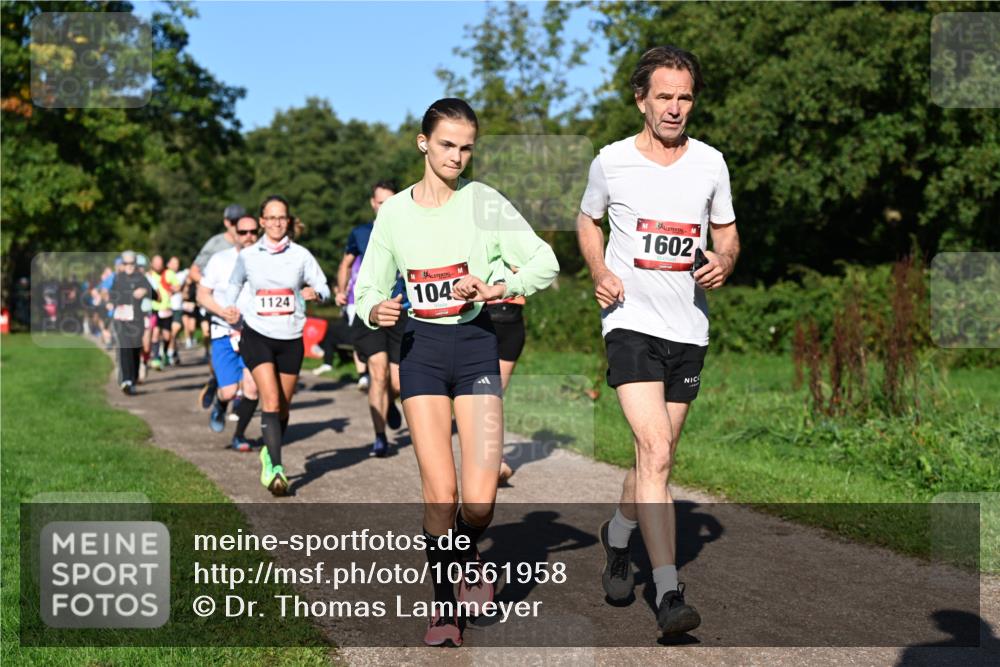 27.09.2026 - 35. Volkslauf durch das schöne Alstertal Dr. Thomas Lammeyer http://msf.ph/oto/10561958 27.09.2026 10:06:16 Laufen 1124, 104, 1602 meine-sportfotos.de