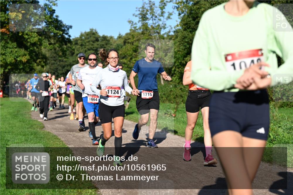27.09.2026 - 35. Volkslauf durch das schöne Alstertal Dr. Thomas Lammeyer http://msf.ph/oto/10561965 27.09.2026 10:06:17 Laufen 1664, 1124, 1715, 1049 meine-sportfotos.de