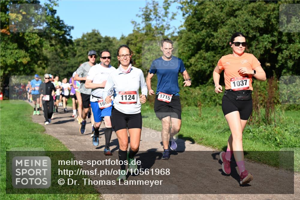 27.09.2026 - 35. Volkslauf durch das schöne Alstertal Dr. Thomas Lammeyer http://msf.ph/oto/10561968 27.09.2026 10:06:18 Laufen 16, 1124, 1715, 1037 meine-sportfotos.de