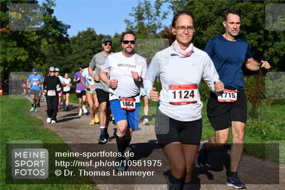 27.09.2026 - 35. Volkslauf durch das schöne Alstertal Dr. Thomas Lammeyer http://msf.ph/oto/10561975 27.09.2026 10:06:19 Laufen 1075, 160, 1664, 1124, 715 meine-sportfotos.de
