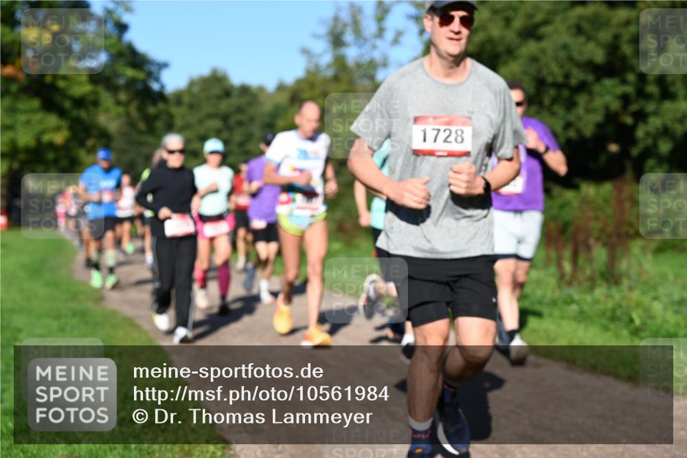 27.09.2026 - 35. Volkslauf durch das schöne Alstertal Dr. Thomas Lammeyer http://msf.ph/oto/10561984 27.09.2026 10:06:21 Laufen 1728 meine-sportfotos.de