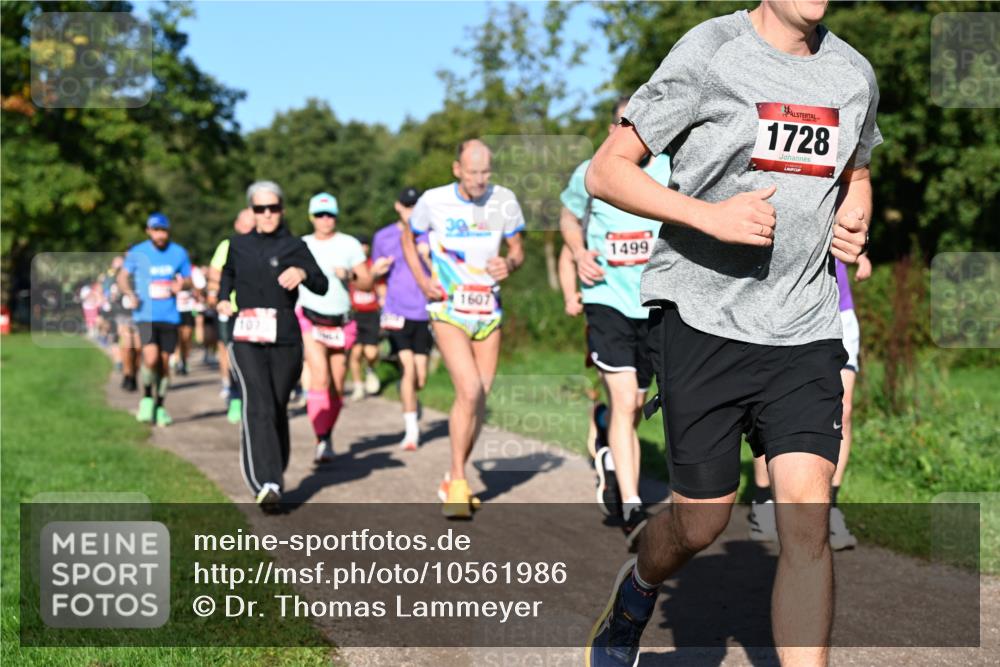 27.09.2026 - 35. Volkslauf durch das schöne Alstertal Dr. Thomas Lammeyer http://msf.ph/oto/10561986 27.09.2026 10:06:21 Laufen 107, 1607, 1499, 1728 meine-sportfotos.de