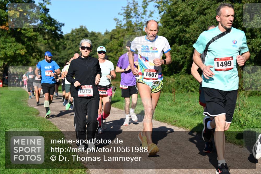 27.09.2026 - 35. Volkslauf durch das schöne Alstertal Dr. Thomas Lammeyer http://msf.ph/oto/10561988 27.09.2026 10:06:22 Laufen 1710, 1075, 064, 7000, 3, 1607, 1499 meine-sportfotos.de