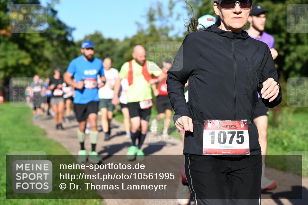 27.09.2026 - 35. Volkslauf durch das schöne Alstertal Dr. Thomas Lammeyer http://msf.ph/oto/10561995 27.09.2026 10:06:23 Laufen 1075 meine-sportfotos.de