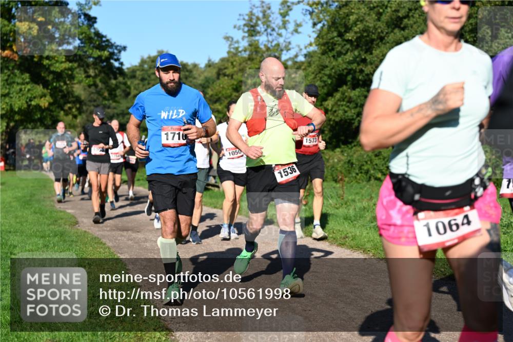 27.09.2026 - 35. Volkslauf durch das schöne Alstertal Dr. Thomas Lammeyer http://msf.ph/oto/10561998 27.09.2026 10:06:24 Laufen 1710, 1050, 1536, 1573, 1064, 71 meine-sportfotos.de