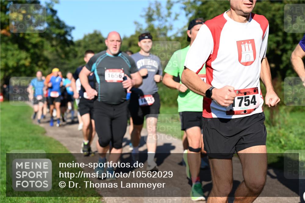 27.09.2026 - 35. Volkslauf durch das schöne Alstertal Dr. Thomas Lammeyer http://msf.ph/oto/10562029 27.09.2026 10:06:30 Laufen 1656, 1645, 754 meine-sportfotos.de