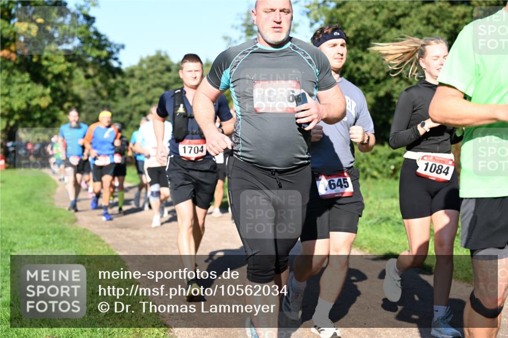27.09.2026 - 35. Volkslauf durch das schöne Alstertal Dr. Thomas Lammeyer http://msf.ph/oto/10562034 27.09.2026 10:06:31 Laufen 1704, 1656, 645, 1084 meine-sportfotos.de