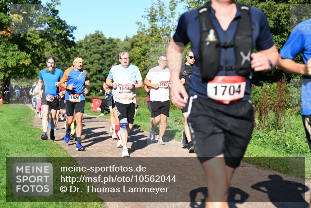 27.09.2026 - 35. Volkslauf durch das schöne Alstertal Dr. Thomas Lammeyer http://msf.ph/oto/10562044 27.09.2026 10:06:32 Laufen 1608, 1626, 1644, 1610, 1704 meine-sportfotos.de