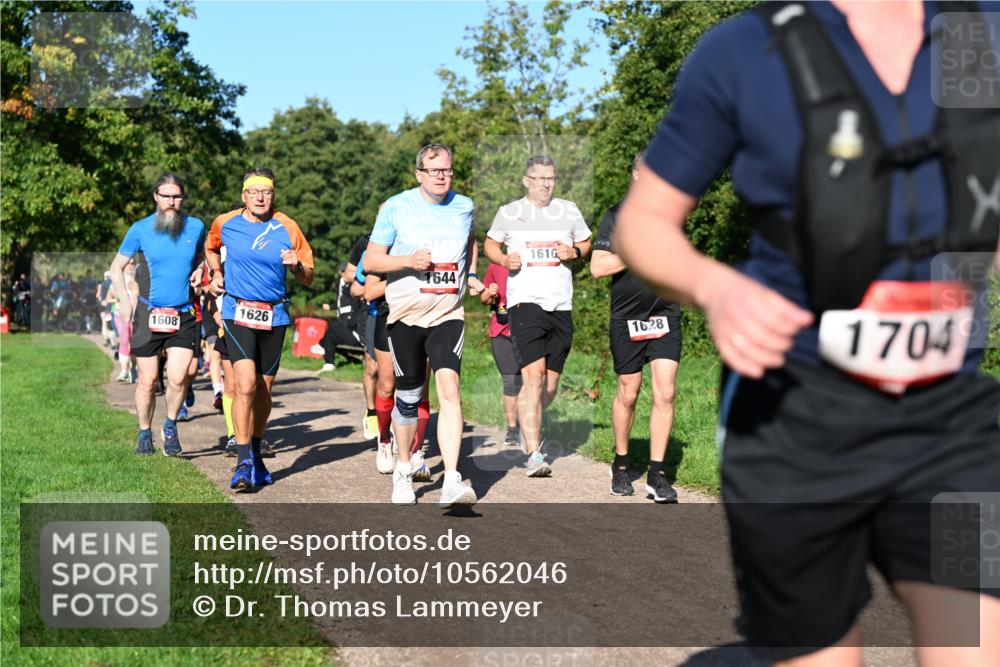 27.09.2026 - 35. Volkslauf durch das schöne Alstertal Dr. Thomas Lammeyer http://msf.ph/oto/10562046 27.09.2026 10:06:33 Laufen 1626, 1608, 1644, 1610, 1628, 1704 meine-sportfotos.de