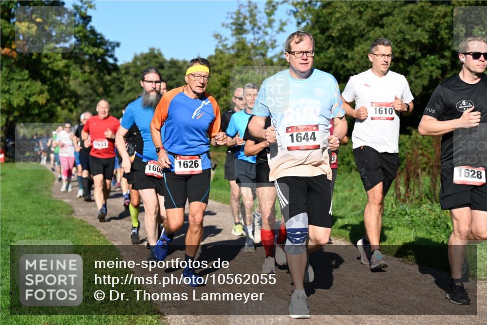 27.09.2026 - 35. Volkslauf durch das schöne Alstertal Dr. Thomas Lammeyer http://msf.ph/oto/10562055 27.09.2026 10:06:34 Laufen 1633, 1608, 1626, 1644, 1610, 3, 1628 meine-sportfotos.de