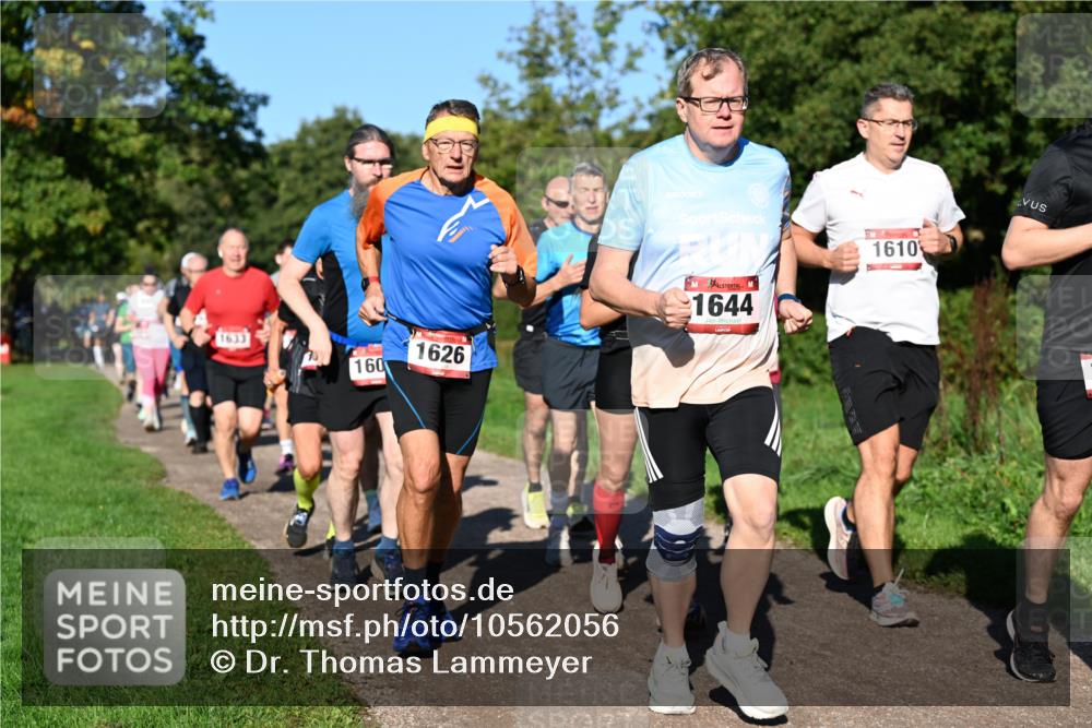 27.09.2026 - 35. Volkslauf durch das schöne Alstertal Dr. Thomas Lammeyer http://msf.ph/oto/10562056 27.09.2026 10:06:34 Laufen 1633, 160, 1626, 1644, 1610 meine-sportfotos.de