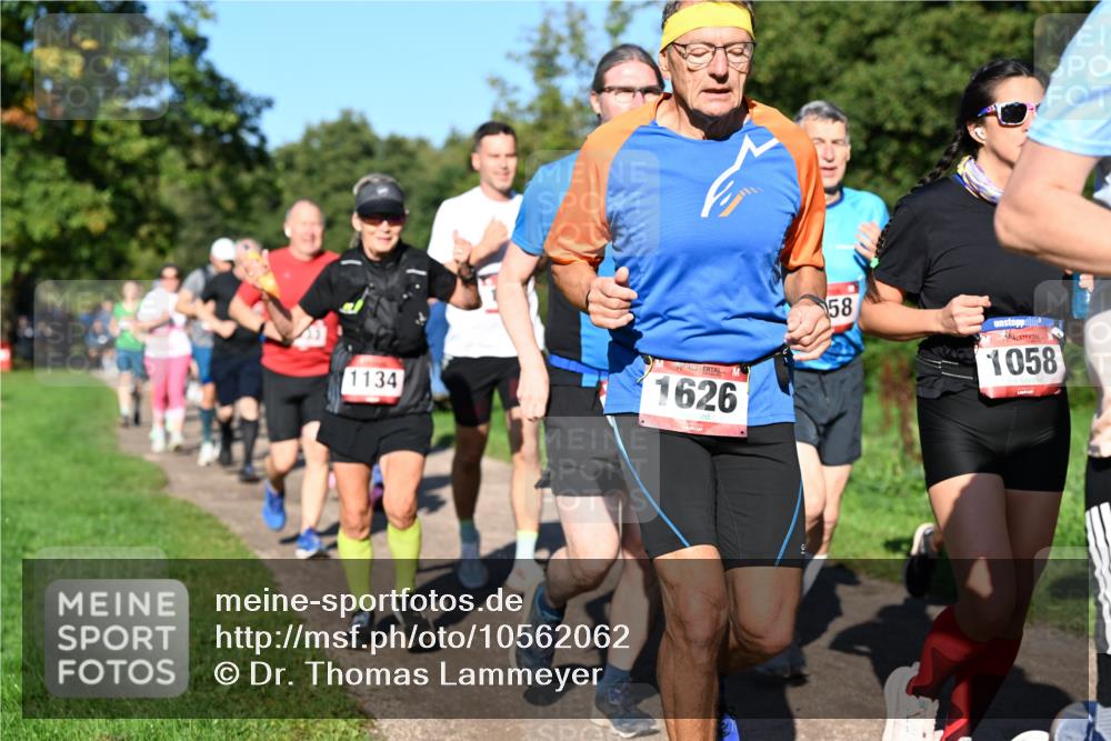 27.09.2026 - 35. Volkslauf durch das schöne Alstertal Dr. Thomas Lammeyer http://msf.ph/oto/10562062 27.09.2026 10:06:35 Laufen 1134, 1626, 58, 1058 meine-sportfotos.de