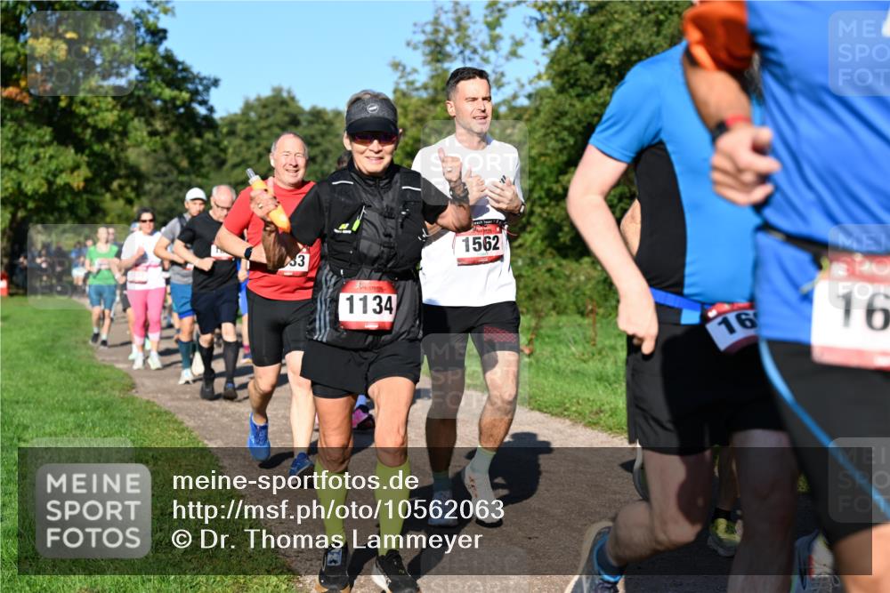 27.09.2026 - 35. Volkslauf durch das schöne Alstertal Dr. Thomas Lammeyer http://msf.ph/oto/10562063 27.09.2026 10:06:36 Laufen 53, 1134, 1562, 16, 16 meine-sportfotos.de