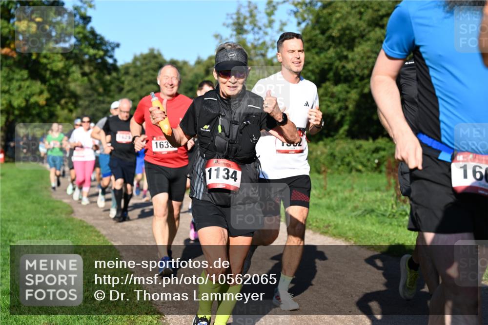 27.09.2026 - 35. Volkslauf durch das schöne Alstertal Dr. Thomas Lammeyer http://msf.ph/oto/10562065 27.09.2026 10:06:36 Laufen 163, 1134, 166 meine-sportfotos.de