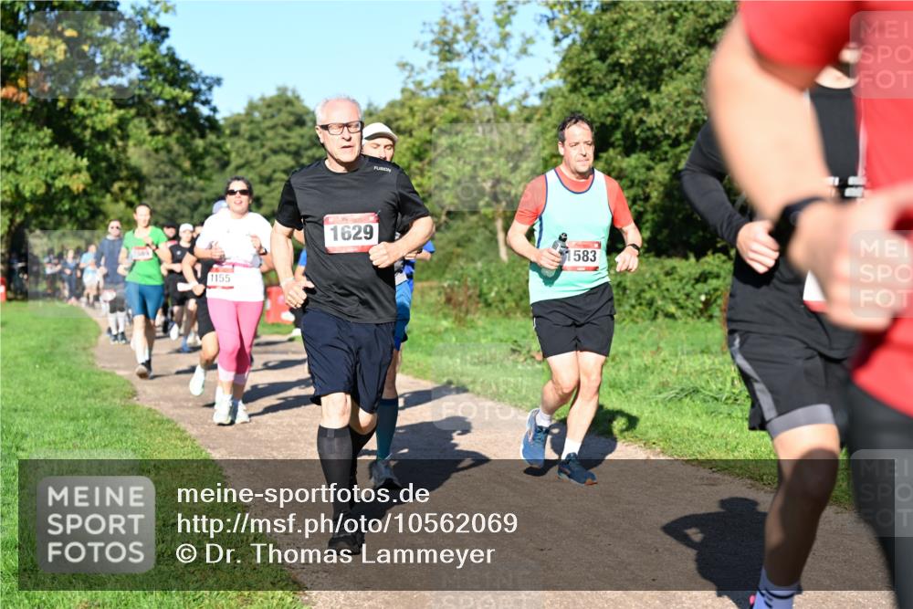 27.09.2026 - 35. Volkslauf durch das schöne Alstertal Dr. Thomas Lammeyer http://msf.ph/oto/10562069 27.09.2026 10:06:38 Laufen 1155, 1629, 1583 meine-sportfotos.de