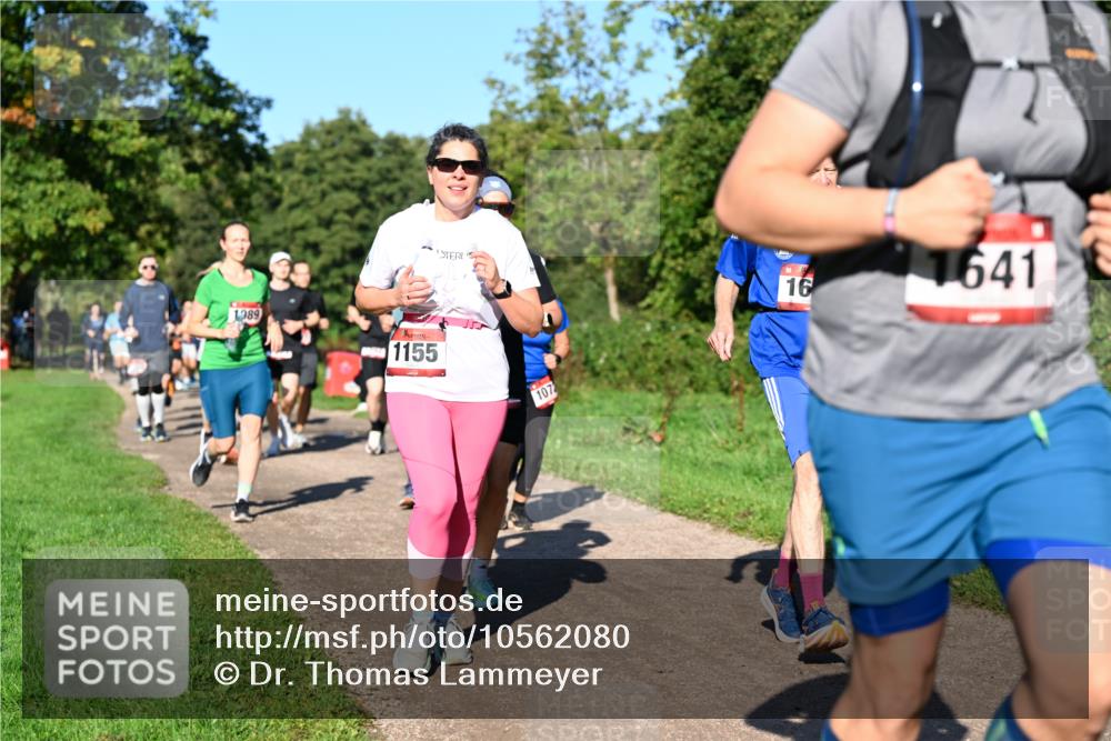 27.09.2026 - 35. Volkslauf durch das schöne Alstertal Dr. Thomas Lammeyer http://msf.ph/oto/10562080 27.09.2026 10:06:40 Laufen 1989, 1155, 1072, 16, 1641 meine-sportfotos.de