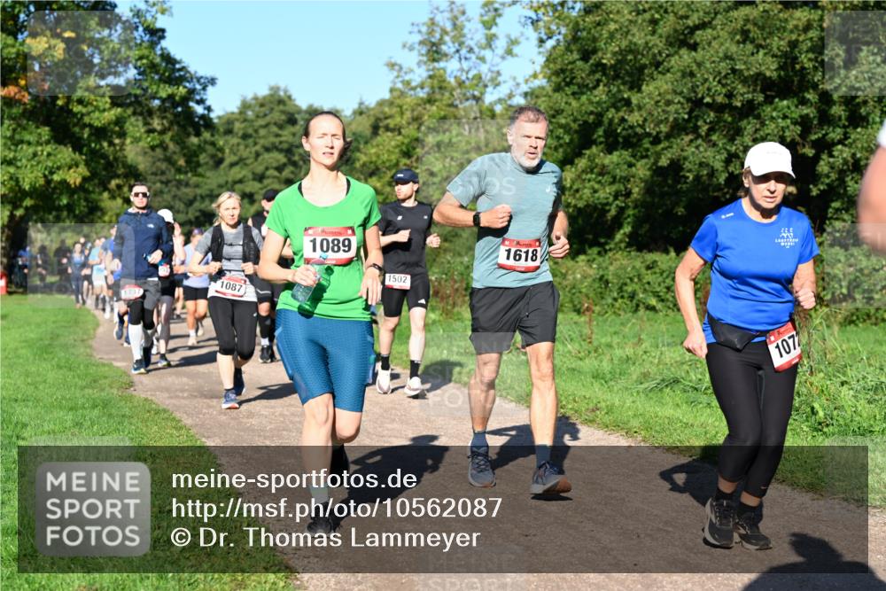 27.09.2026 - 35. Volkslauf durch das schöne Alstertal Dr. Thomas Lammeyer http://msf.ph/oto/10562087 27.09.2026 10:06:42 Laufen 1737, 1087, 1089, 1502, 1618, 1072 meine-sportfotos.de