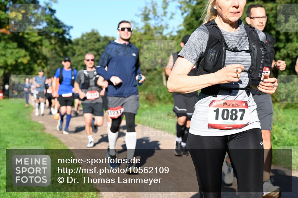 27.09.2026 - 35. Volkslauf durch das schöne Alstertal Dr. Thomas Lammeyer http://msf.ph/oto/10562109 27.09.2026 10:06:46 Laufen 604, 1737, 1087 meine-sportfotos.de
