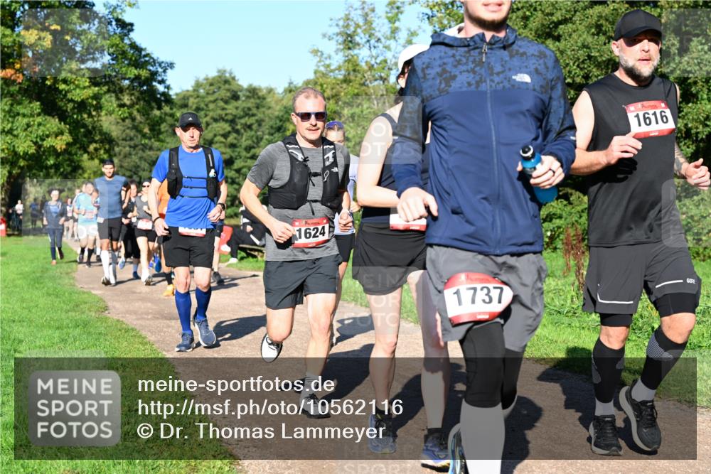 27.09.2026 - 35. Volkslauf durch das schöne Alstertal Dr. Thomas Lammeyer http://msf.ph/oto/10562116 27.09.2026 10:06:47 Laufen 1624, 1737, 1616 meine-sportfotos.de