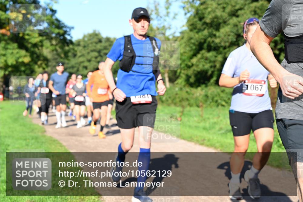 27.09.2026 - 35. Volkslauf durch das schöne Alstertal Dr. Thomas Lammeyer http://msf.ph/oto/10562129 27.09.2026 10:06:49 Laufen 067 meine-sportfotos.de