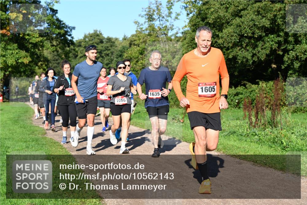 27.09.2026 - 35. Volkslauf durch das schöne Alstertal Dr. Thomas Lammeyer http://msf.ph/oto/10562143 27.09.2026 10:06:52 Laufen 1065, 714, 1056, 1635, 1605 meine-sportfotos.de