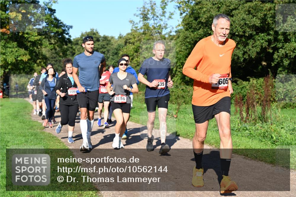 27.09.2026 - 35. Volkslauf durch das schöne Alstertal Dr. Thomas Lammeyer http://msf.ph/oto/10562144 27.09.2026 10:06:52 Laufen 1062, 171, 1056, 35, 605 meine-sportfotos.de