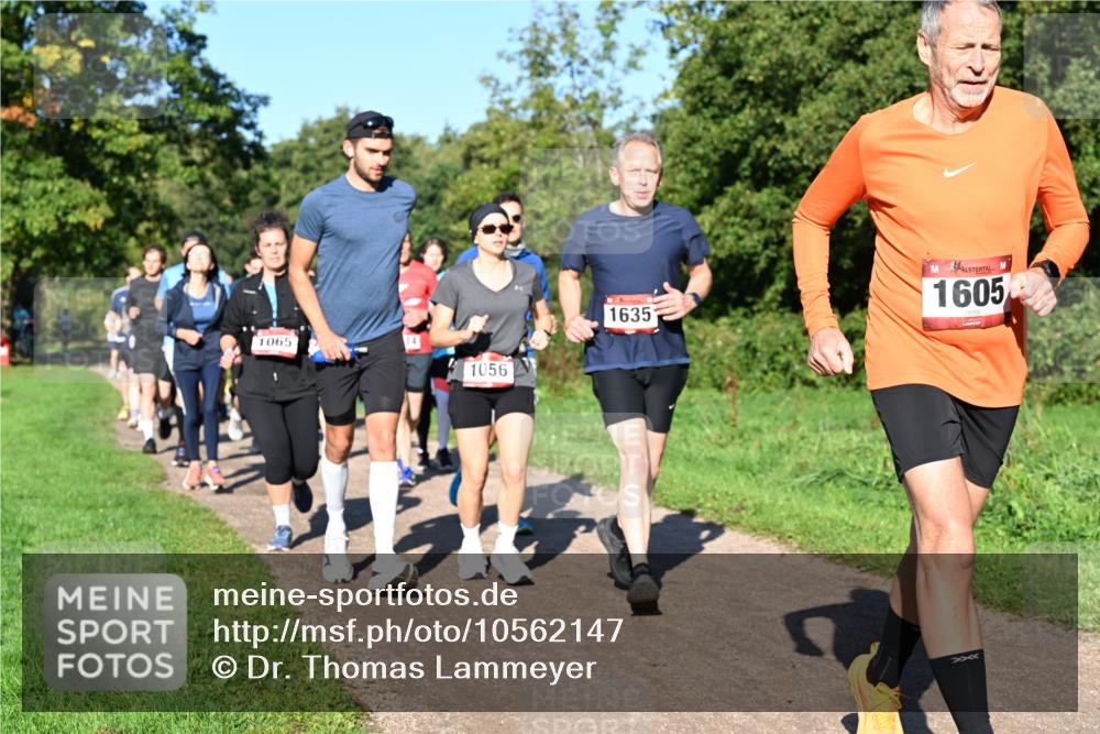 27.09.2026 - 35. Volkslauf durch das schöne Alstertal Dr. Thomas Lammeyer http://msf.ph/oto/10562147 27.09.2026 10:06:52 Laufen 1065, 1056, 1635, 1605 meine-sportfotos.de