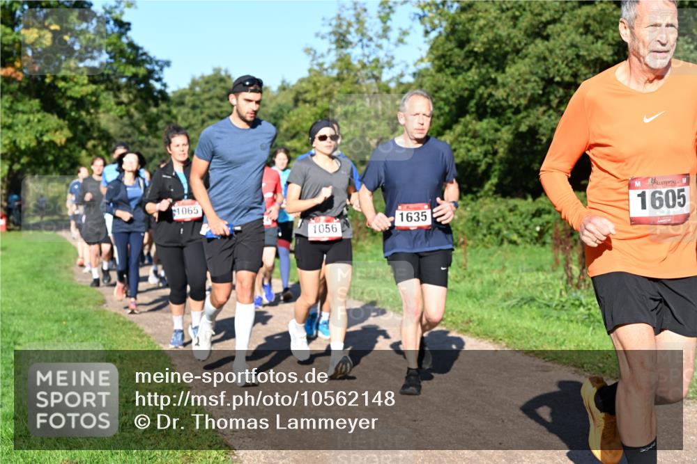 27.09.2026 - 35. Volkslauf durch das schöne Alstertal Dr. Thomas Lammeyer http://msf.ph/oto/10562148 27.09.2026 10:06:52 Laufen 1065, 1056, 1635, 1605 meine-sportfotos.de