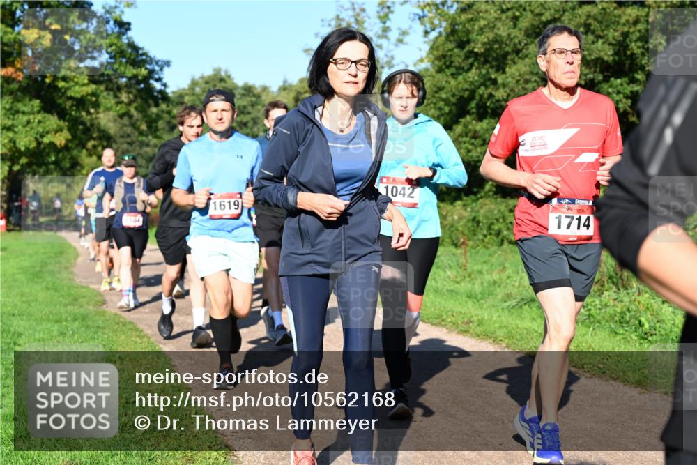 27.09.2026 - 35. Volkslauf durch das schöne Alstertal Dr. Thomas Lammeyer http://msf.ph/oto/10562168 27.09.2026 10:06:56 Laufen 1619, 1042, 1714 meine-sportfotos.de