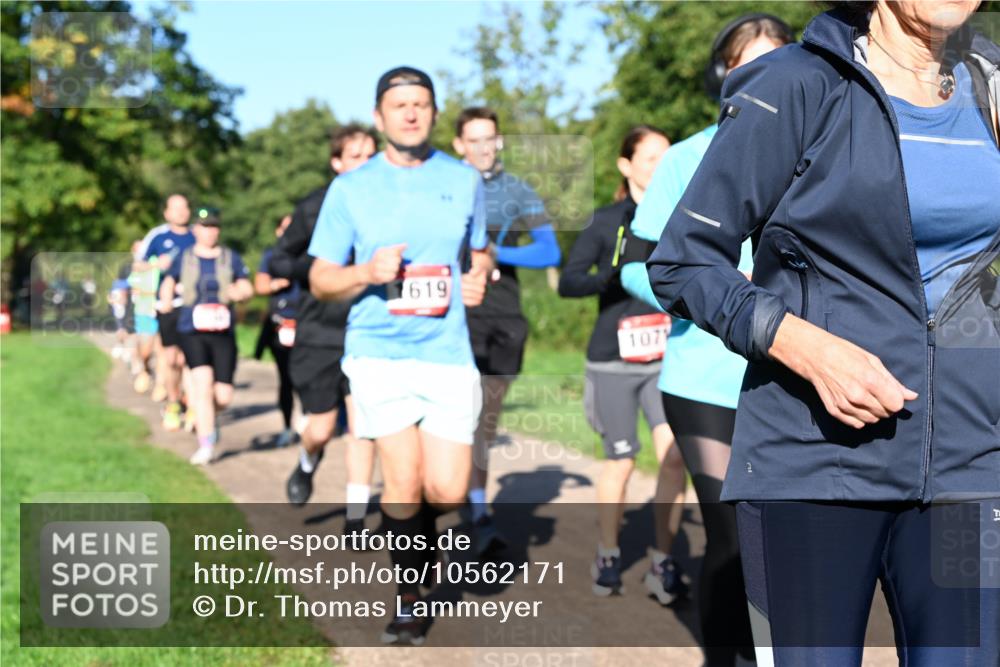 27.09.2026 - 35. Volkslauf durch das schöne Alstertal Dr. Thomas Lammeyer http://msf.ph/oto/10562171 27.09.2026 10:06:57 Laufen 619, 107 meine-sportfotos.de